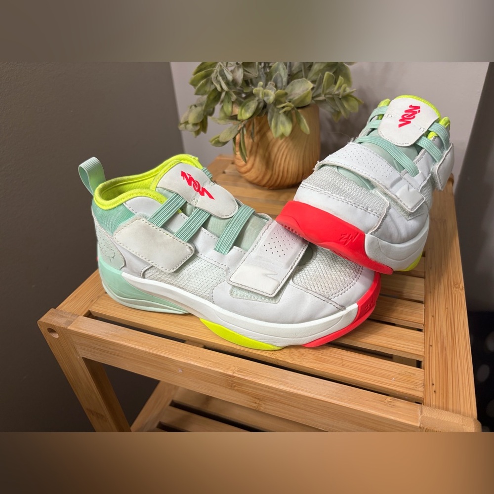 Jordan Zion 2 Spring Hoops Youth 2.5